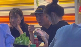 网红爆料吃瓜红领巾,揭秘“吃瓜红领巾”背后的惊人真相